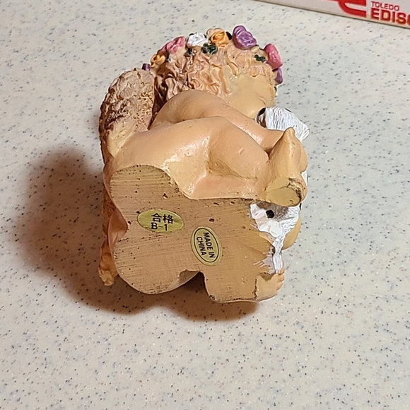 Vintage Resin Cherub with Dog figurine - Picture 8 of 17